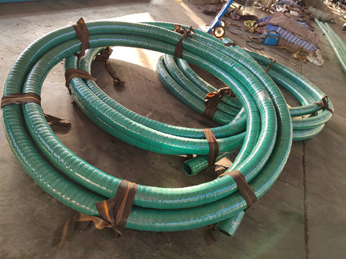 O que torna os tubos de borracha de grande diâmetro essenciais para aplicações industriais?